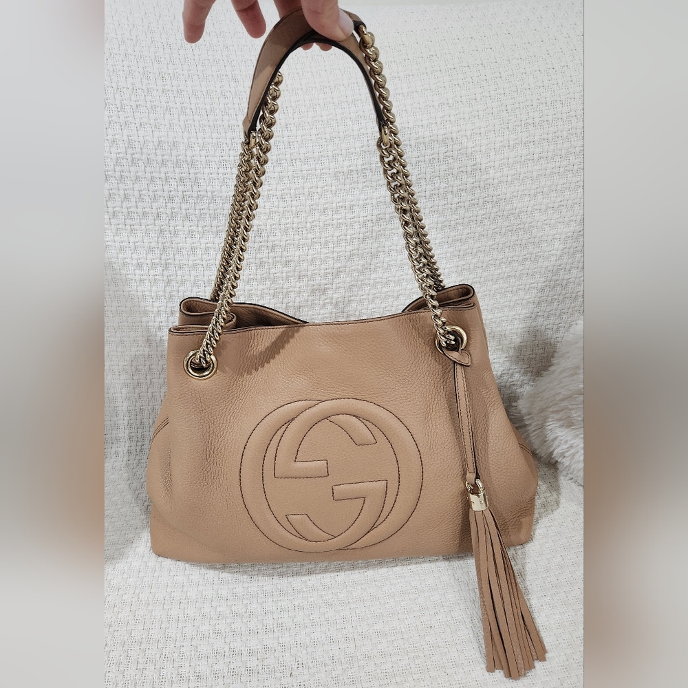 Gucci GG Soho Medium Leather Shoulder Bag Crossbody bag with Chain Straps